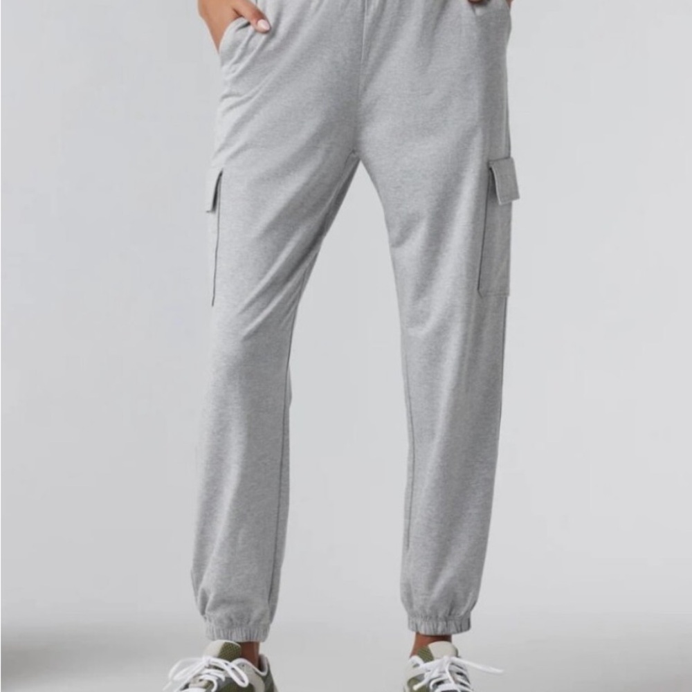 Vuori Light Gray Women's Cargo Jogger Pants
